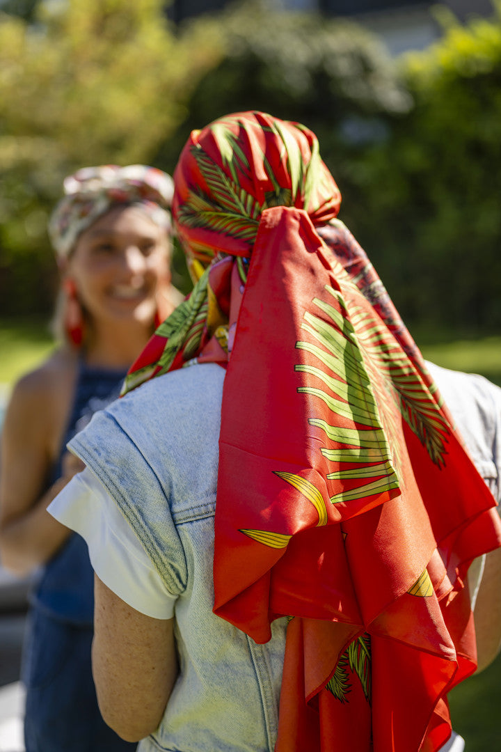 Carole - Foulard femme en soie pré-noué, prêt à porter, élégant, chic - iconic bella