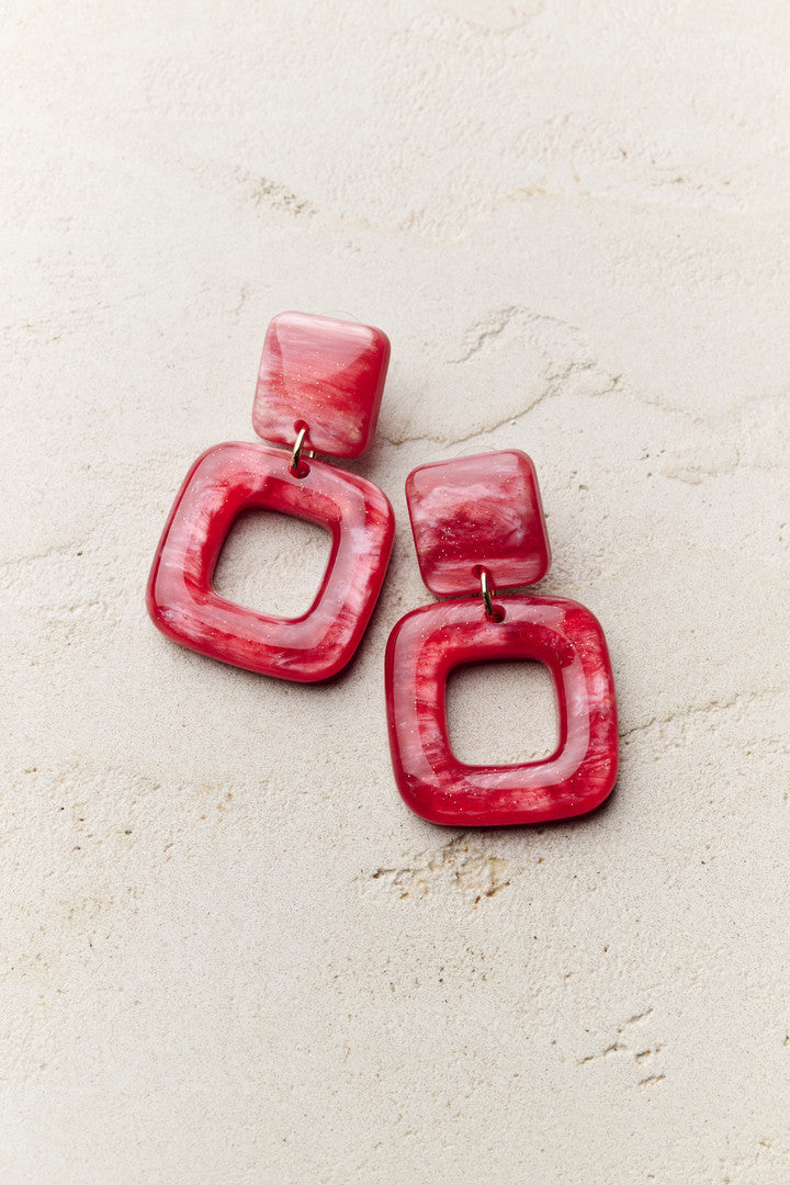 Boucles d'oreilles en résine - rose framboise